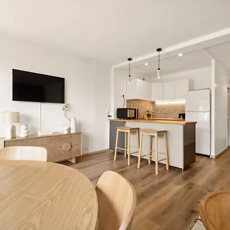 Modern Sea View -2br-4p-