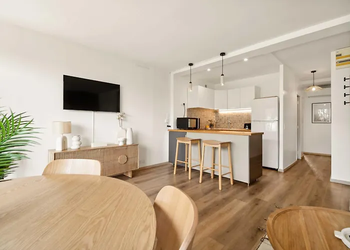 Modern Sea View -2br-4p-