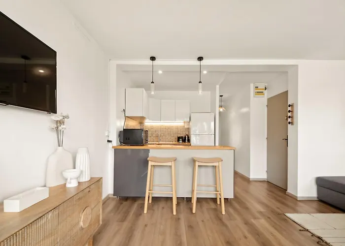 Modern Sea View -2br-4p- *