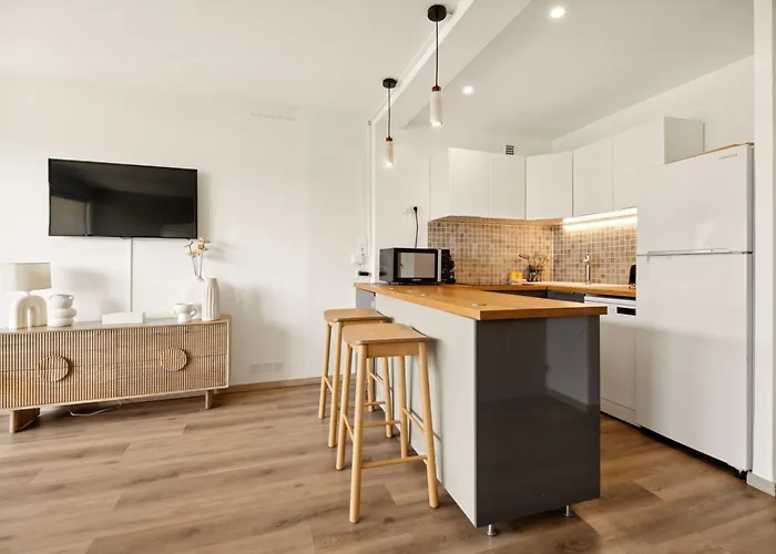 Modern Sea View -2br-4p- דירה סן טרופז