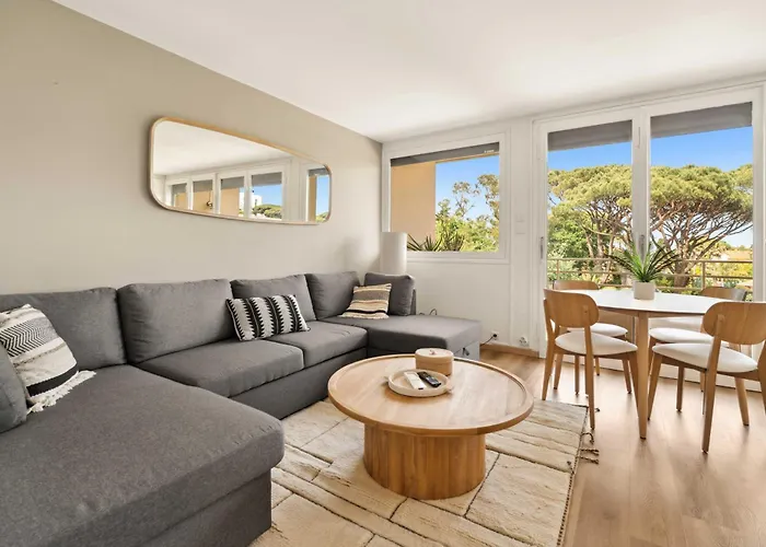 Modern Sea View -2br-4p- דירה סן טרופז