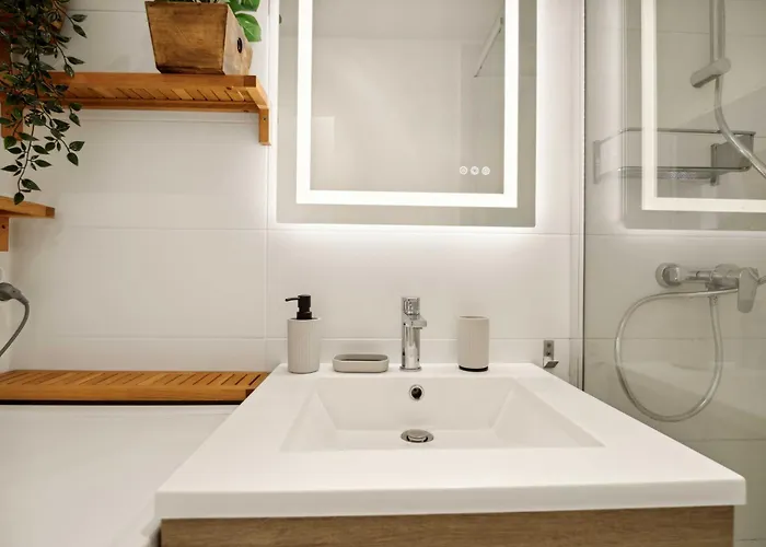 Modern Sea View -2br-4p- דירה